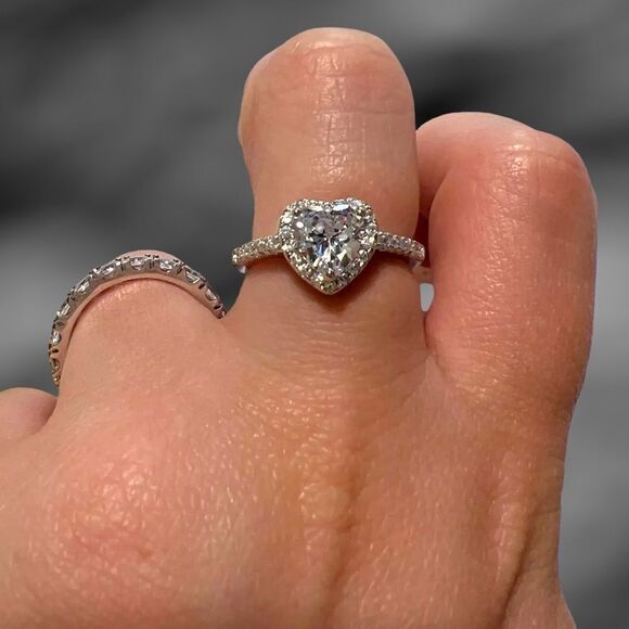 ❤️014❤️. 💍NEW 18K WHITE GOLD DIAMOND 925 SILVER HEART RING - Picture 2 of 16